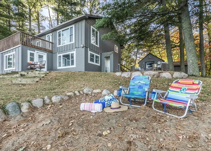 Renovated Lake Cabin With Fire Pit And Kayaks
