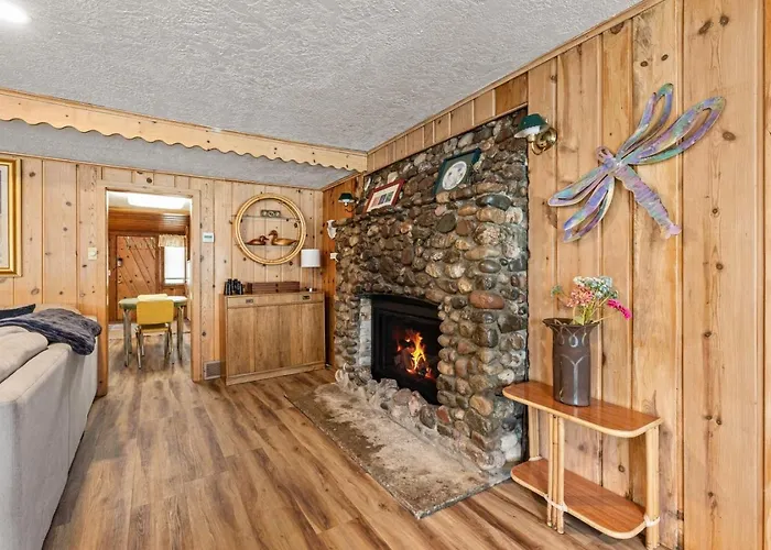 Rice Lake Lodge And Cabin With Dock Fire Pit Views