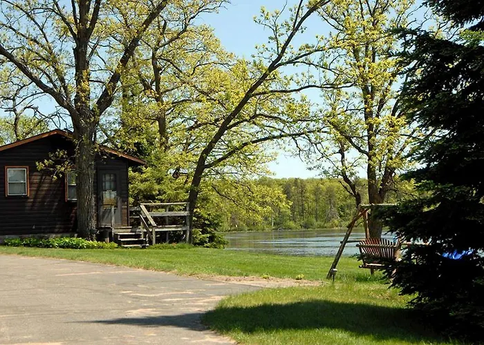 Rustic Self-Catering Cedar Cabins For Vacation In Brainerd Lakes Area Of Minnesota
